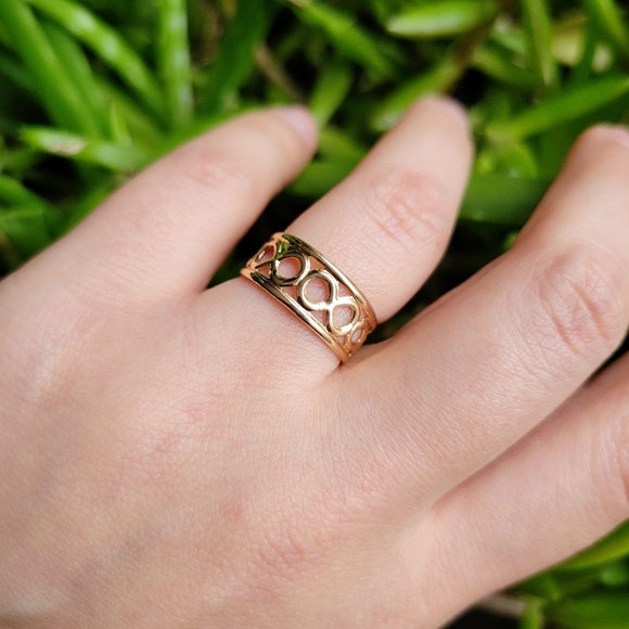 New Classic Gold Simple Dainty Infinity Ring Band & Toe Ring - Picture 6 of 7